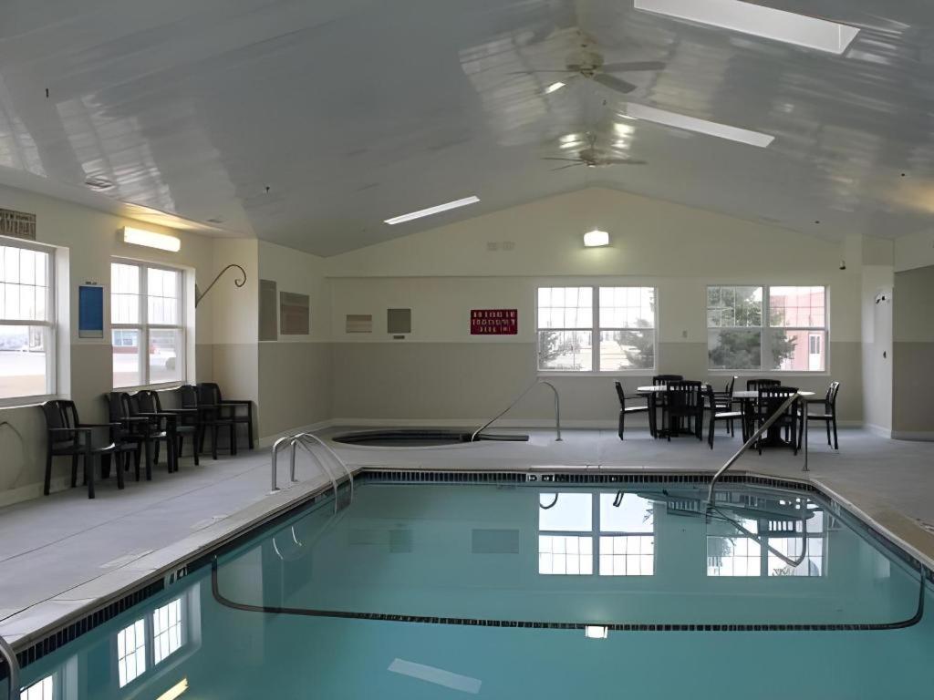 Country Inn & Suites By Radisson, Dundee, Mi Екстериор снимка